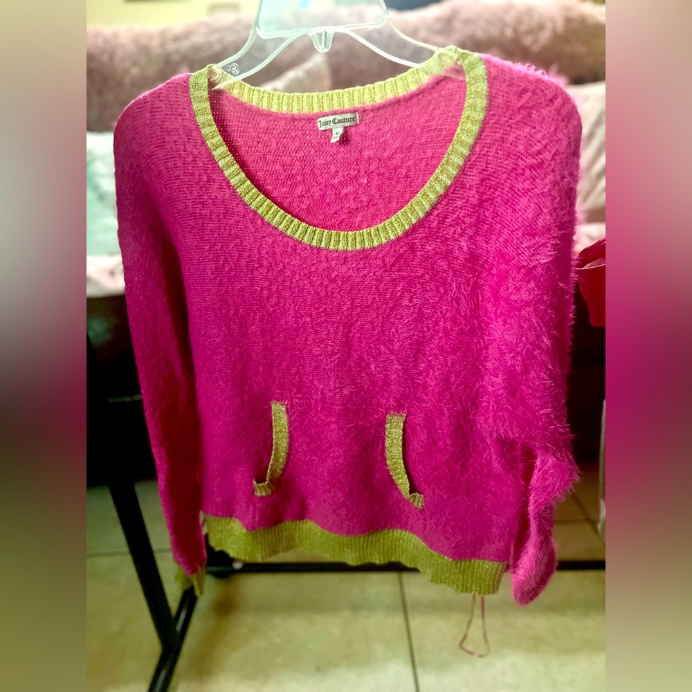 NWOT Juicy Couture Pink Fluffy Sweater!💗👑✨